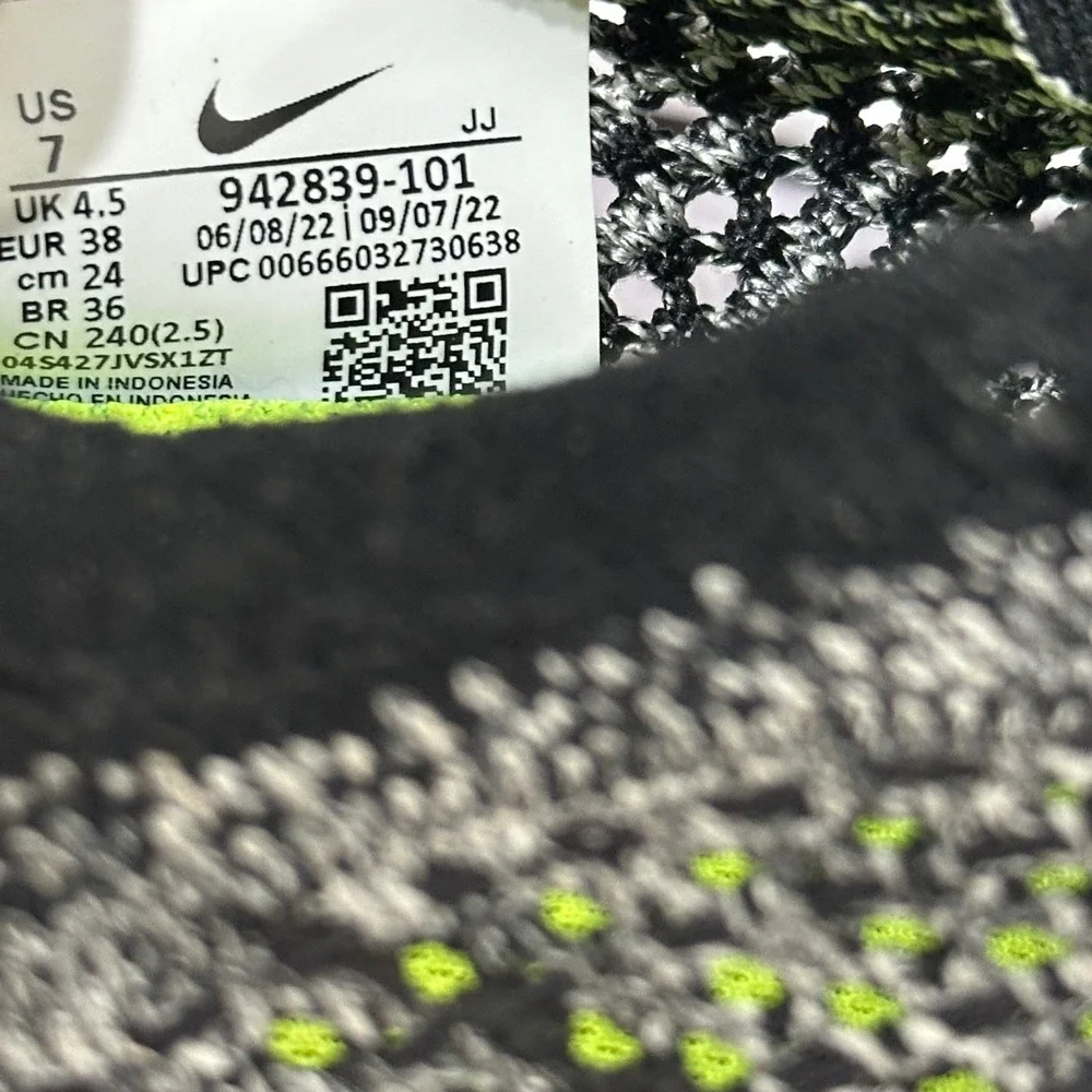 Nike Free RN Flyknit 2018 Womens 7 Oreo Black White Running Shoes 942839-101